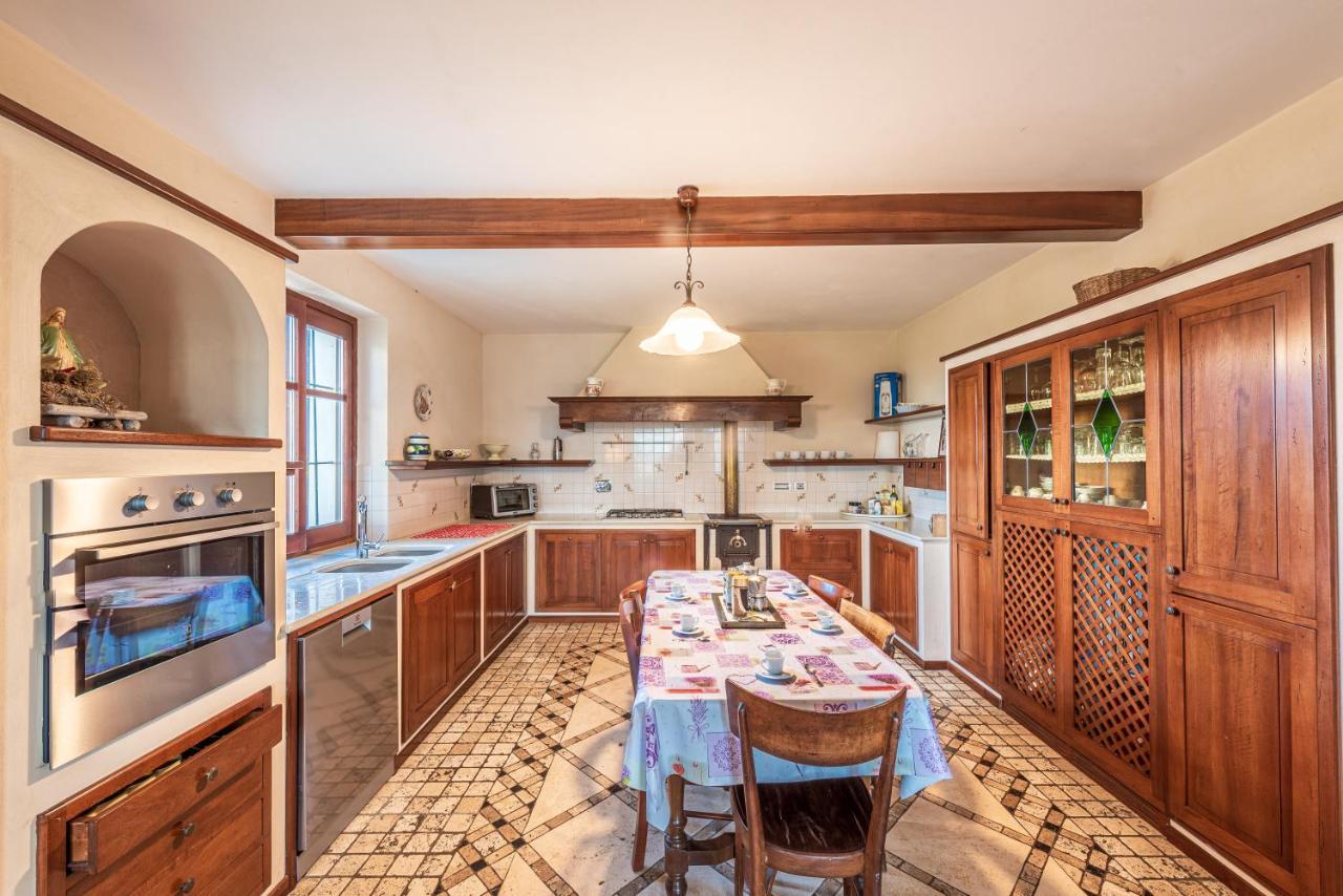 אלבה Villa Bricco Paglieri, Entire Villa מראה חיצוני תמונה